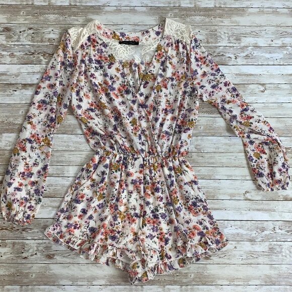 Honey Punch Floral Print & Lace Romper - Picture 2 of 8